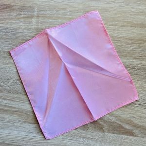 ✨5/$5 | Men’s Silky Baby Pink Pocket Square✨
